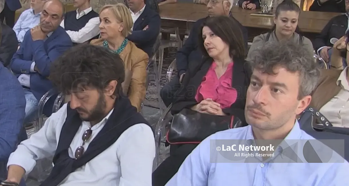 Cosenza, ribaltone Pd in Comune. Mozione di sfiducia per Graziadio. Perché Alimena può tornare capogruppo\n