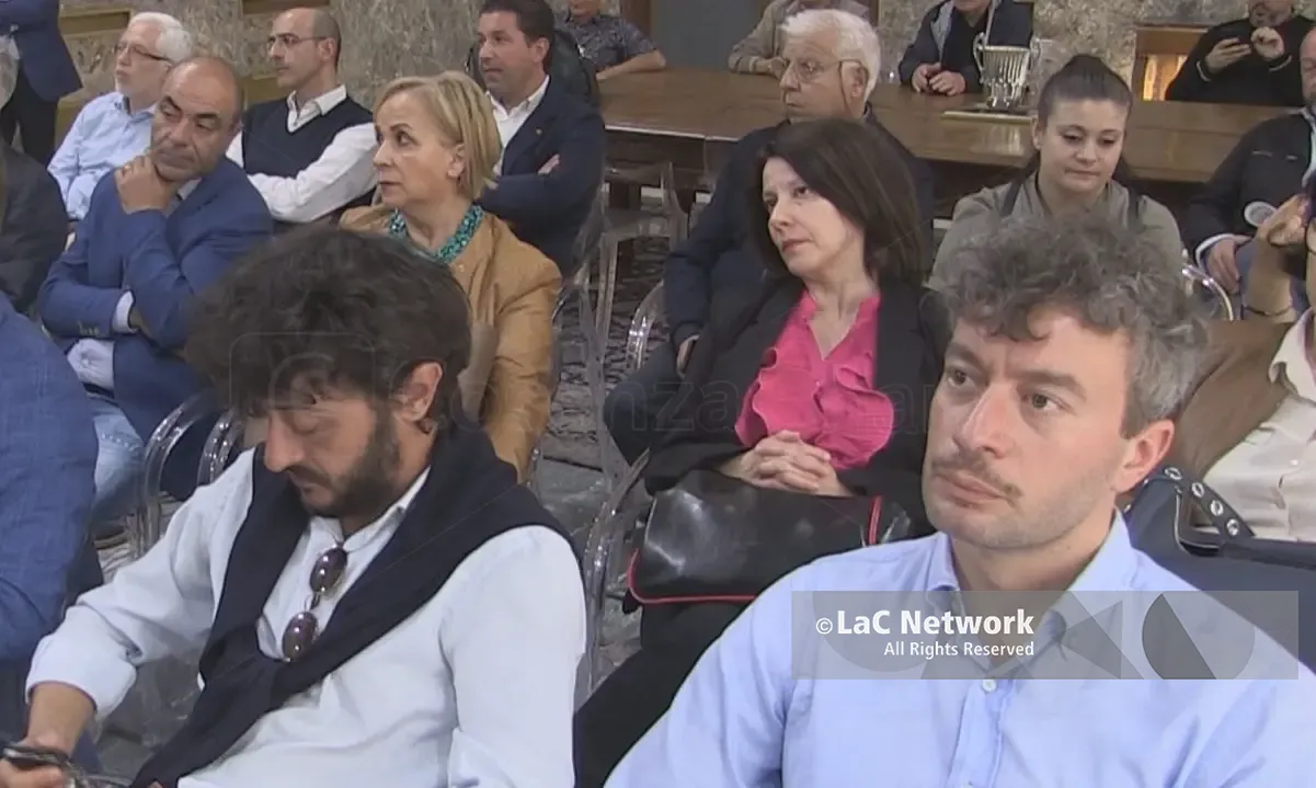 Cosenza, ribaltone Pd in Comune. Mozione di sfiducia per Graziadio. Perché Alimena può tornare capogruppo\n