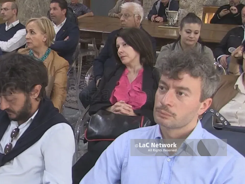 Cosenza, ribaltone Pd in Comune. Mozione di sfiducia per Graziadio. Perché Alimena può tornare capogruppo