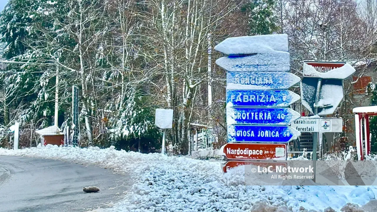 Nardodipace isolata dalla neve: il tratto di competenza della Città Metropolitana di Reggio lasciato privo di interventi\n