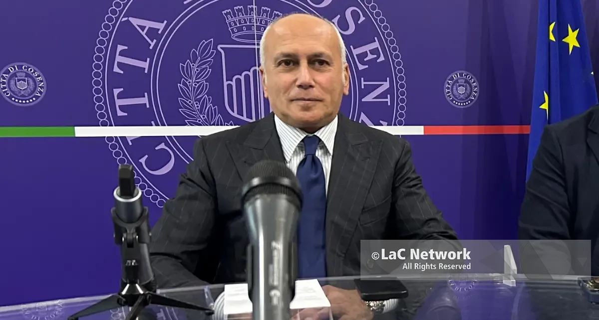 Comune Cosenza, la rivoluzione di Caruso parte dai dirigenti. Ecco come cambiano | NOMI\n