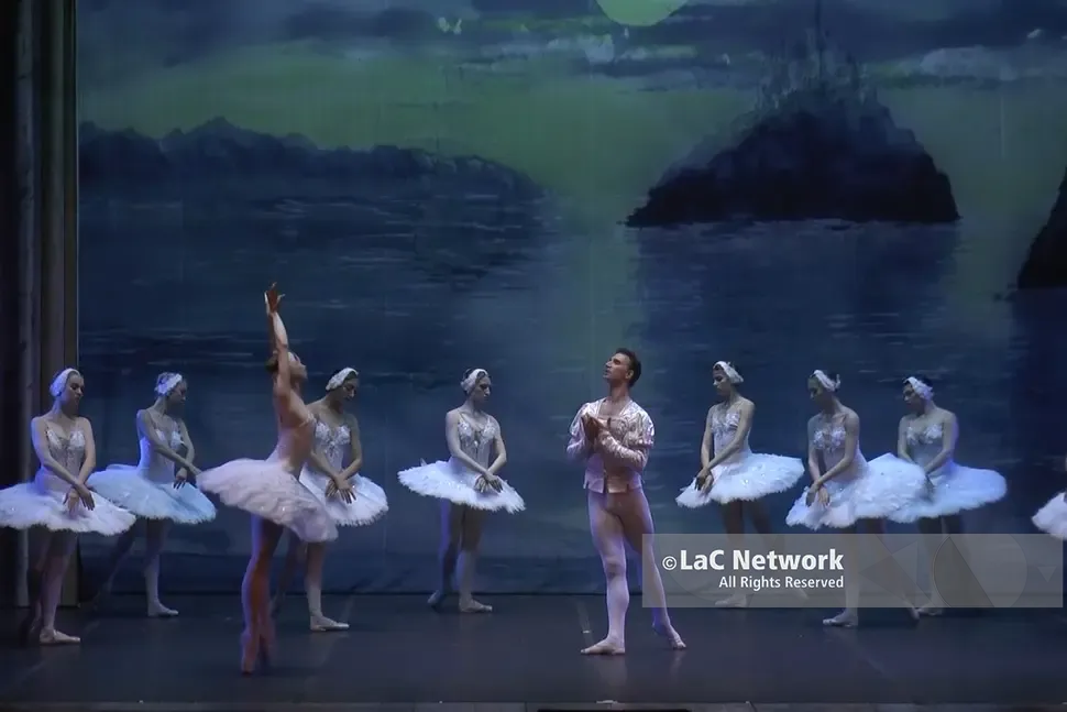 La magia de “Il Lago dei Cigni” incanta Lamezia Terme nell’ambito della rassegna Ama Calabria\n