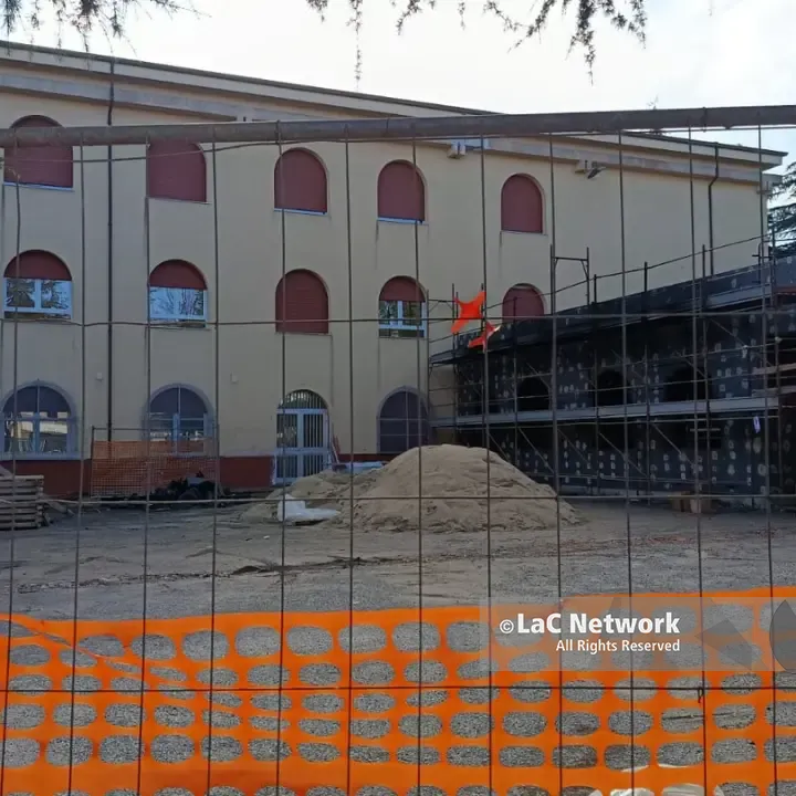 Attentato incendiario nel cantiere della nuova mensa di una scuola di Vibo, avviate le indagini\n