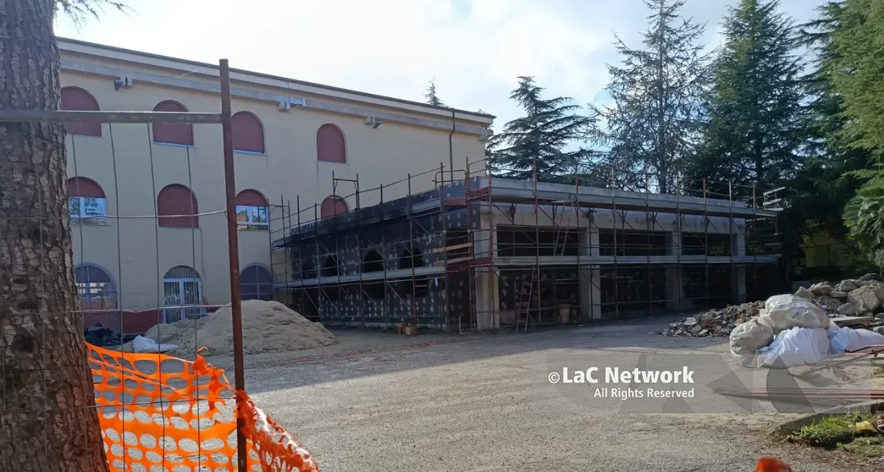 Vibo, attentato incendiario nel cantiere della scuola Buccarelli dove è in costruzione la mensa\n