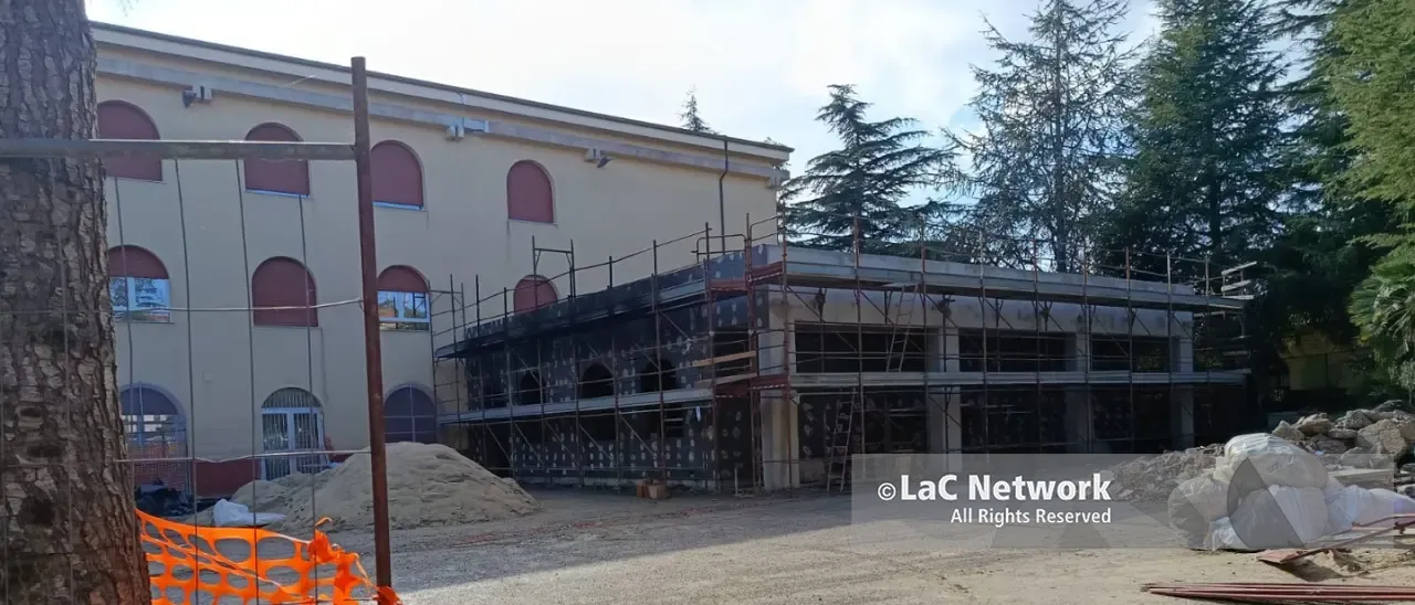 Vibo, attentato incendiario nel cantiere della scuola Buccarelli dove è in costruzione la mensa\n