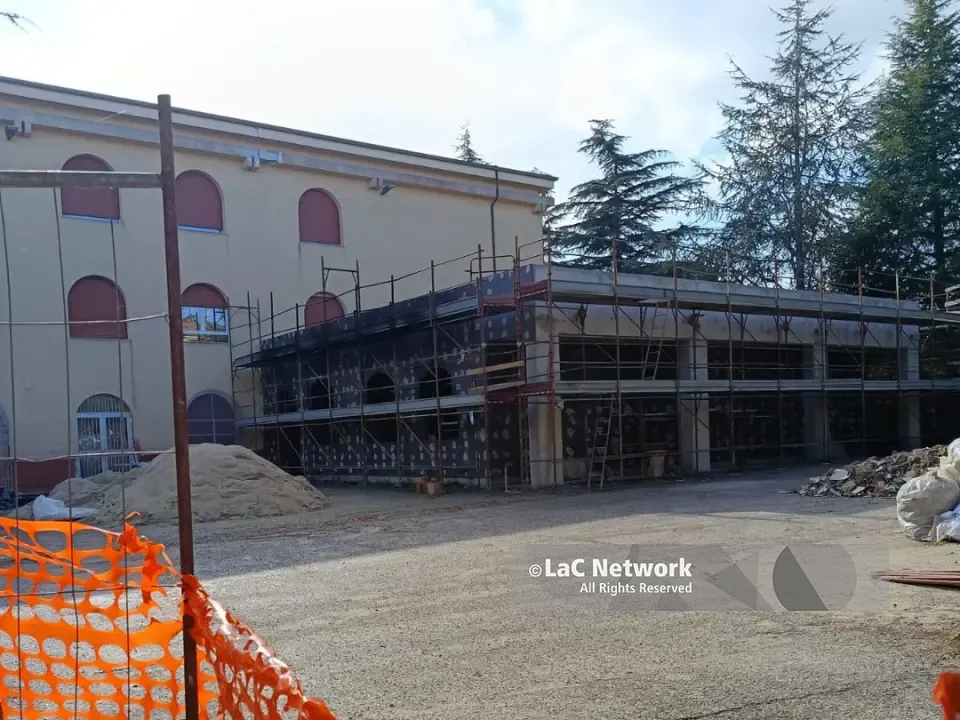 Vibo, attentato incendiario nel cantiere della scuola Buccarelli dove è in costruzione la mensa