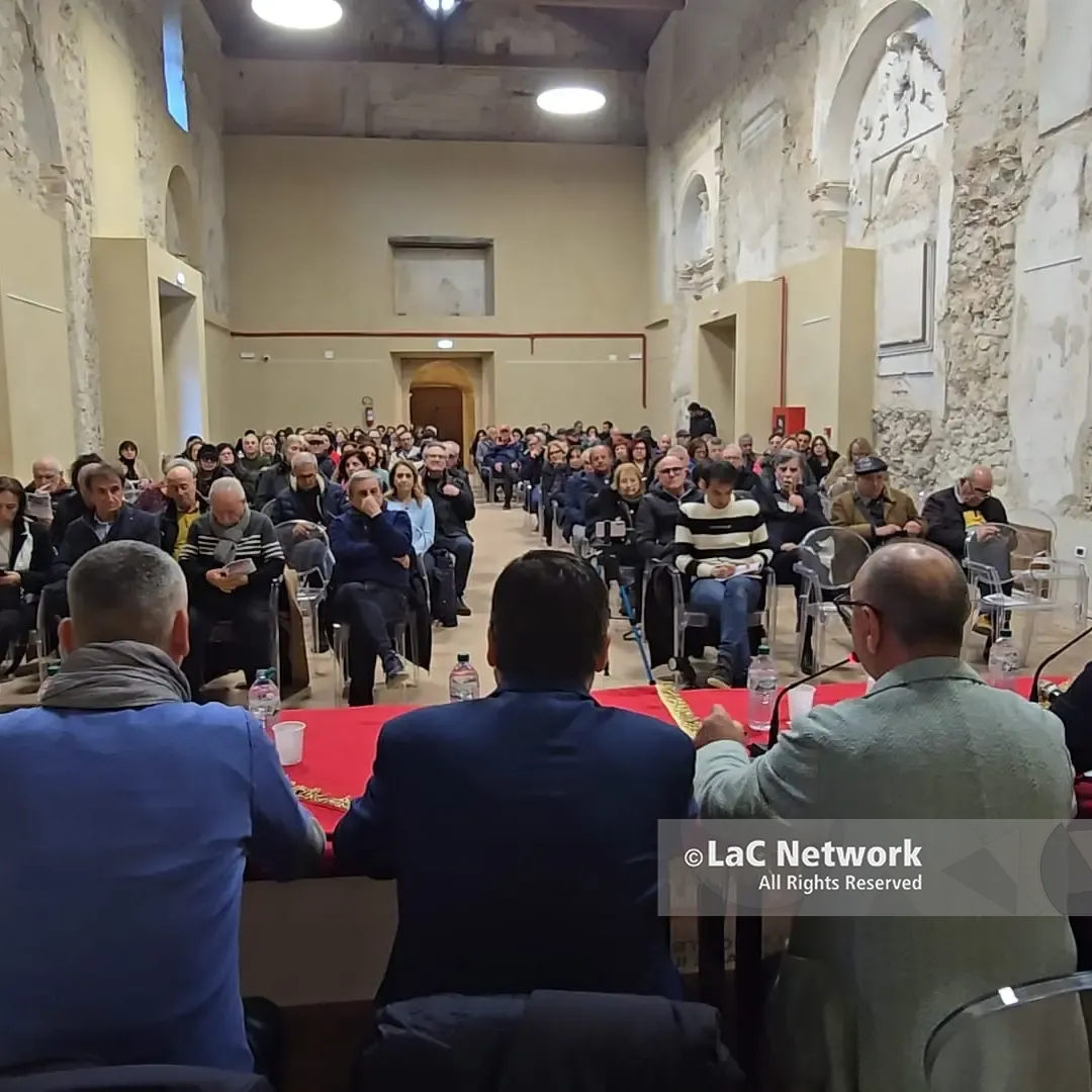 Tropea, un poliambulatorio\u00A0chiamato ospedale:\u00A0solo un reparto e 12 posti letto. Cittadini pronti a scendere in\u00A0piazza\n