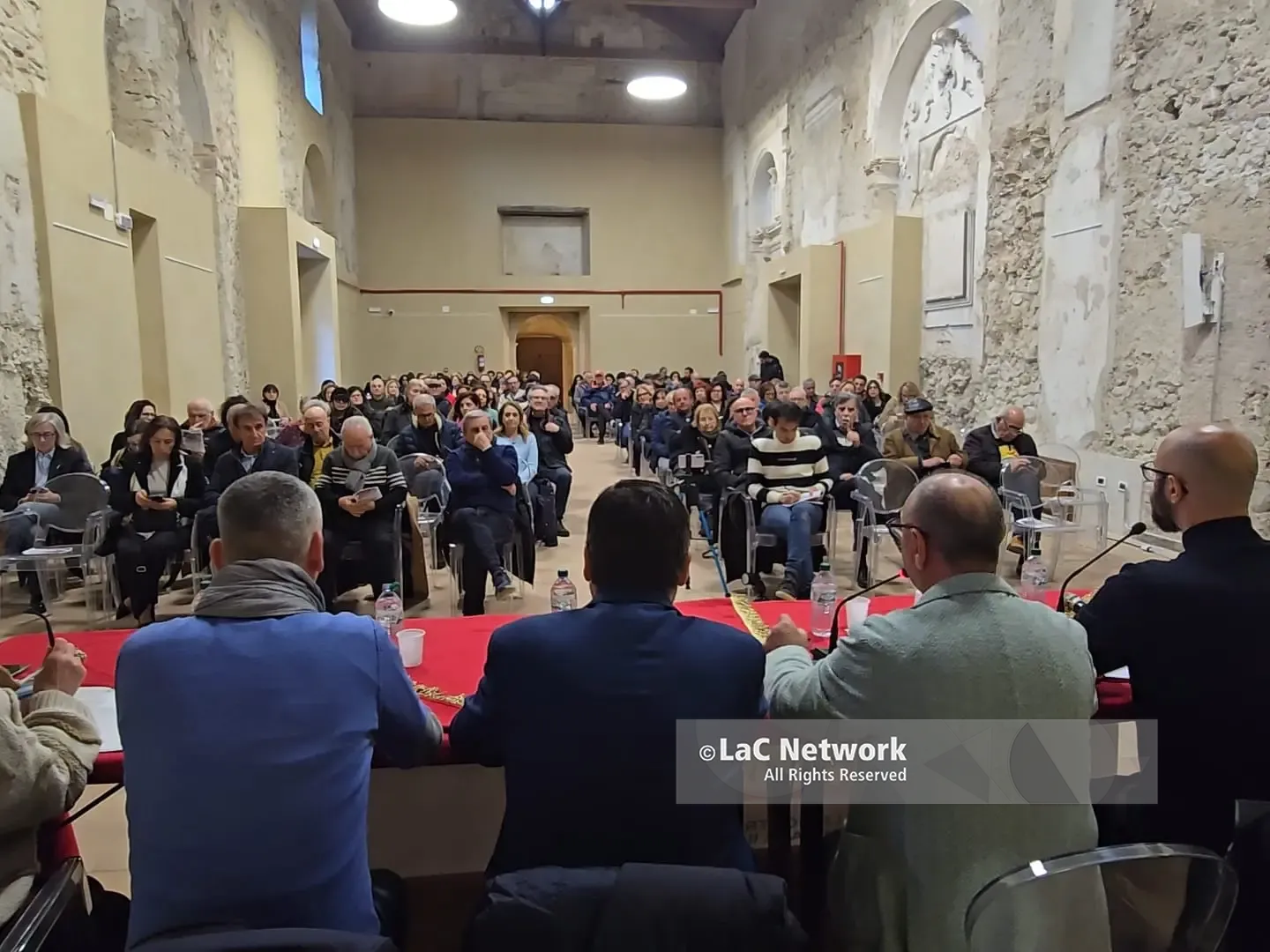 Tropea, un poliambulatorio chiamato ospedale: solo un reparto e 12 posti letto. Cittadini pronti a scendere in piazza