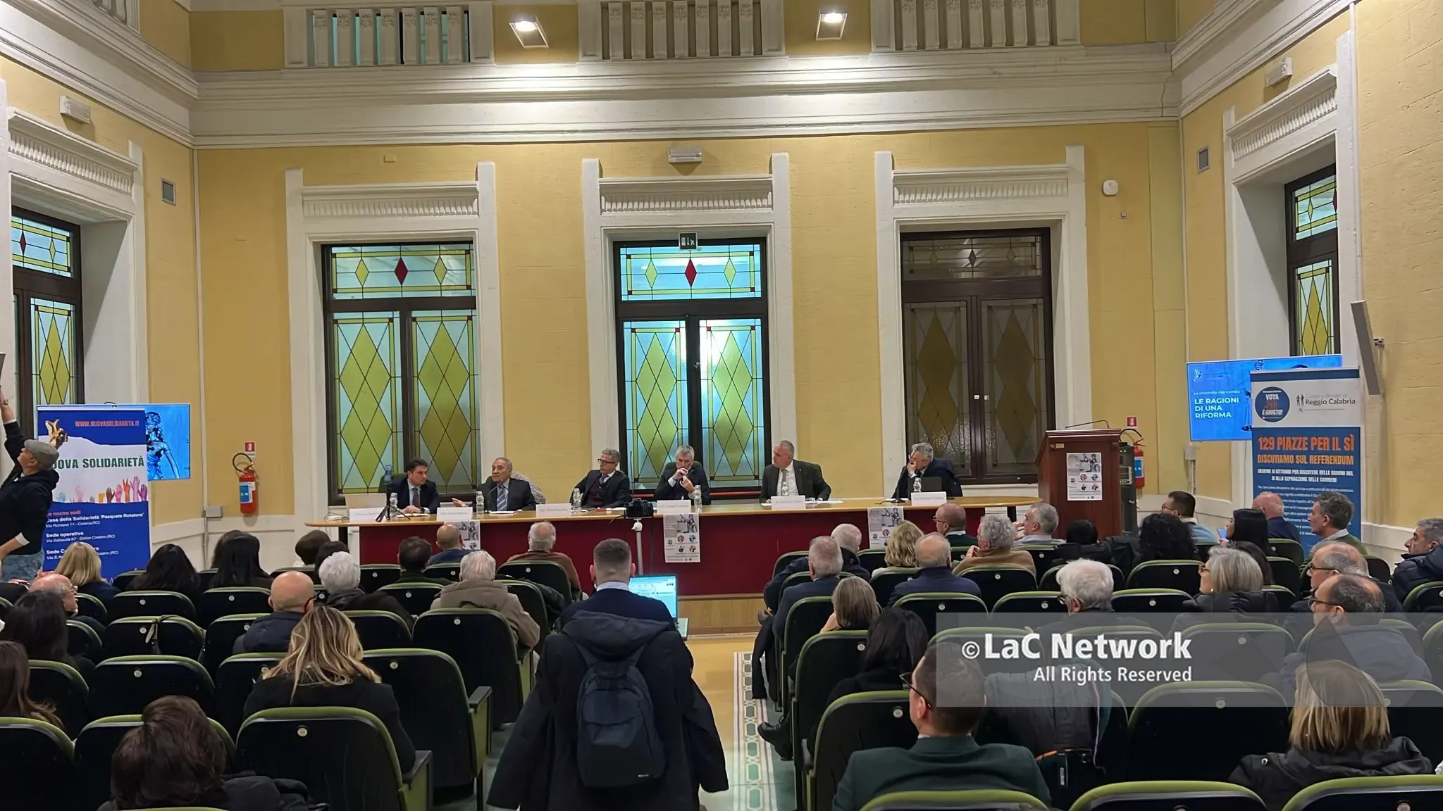 Confronto acceso tra sostenitori del Sì e del No, per i pm è: «Un salto nel buio»\n