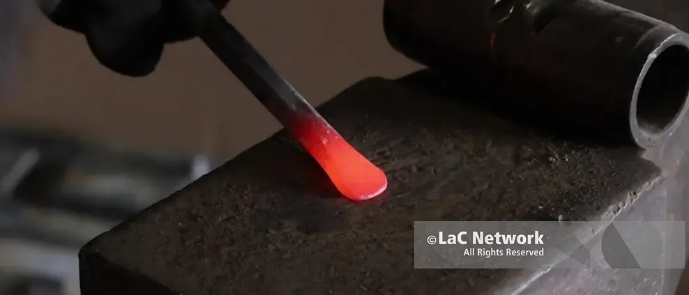 Battiti di ferro: con LaC storie viaggio nella bottega di mastru Brunu ‘u forgiaru\n