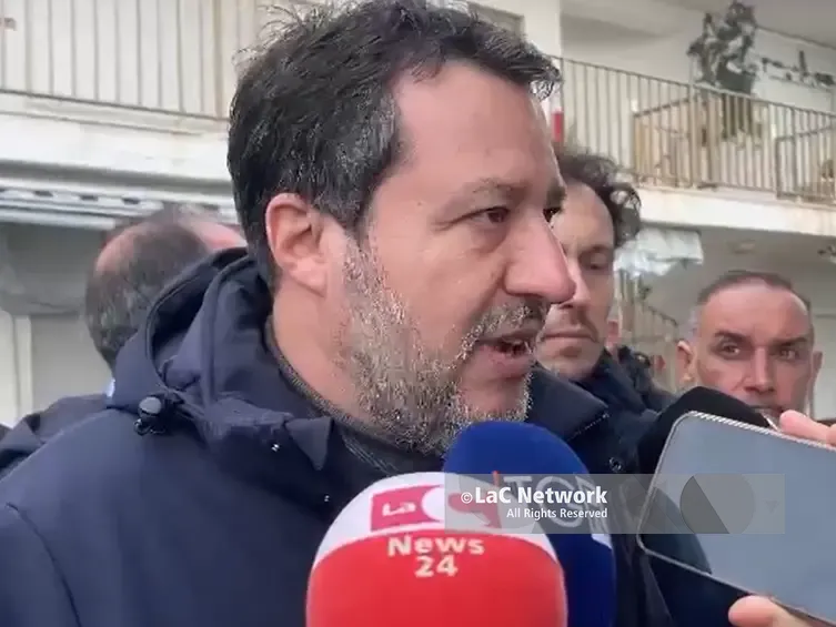 Salvini nell’area Grecanica tra danni e urgenza, prima tappa a Bova Marina: «I 100 milioni servono subito, ma serve anche tagliare la burocrazia» -FOTOGALLERY