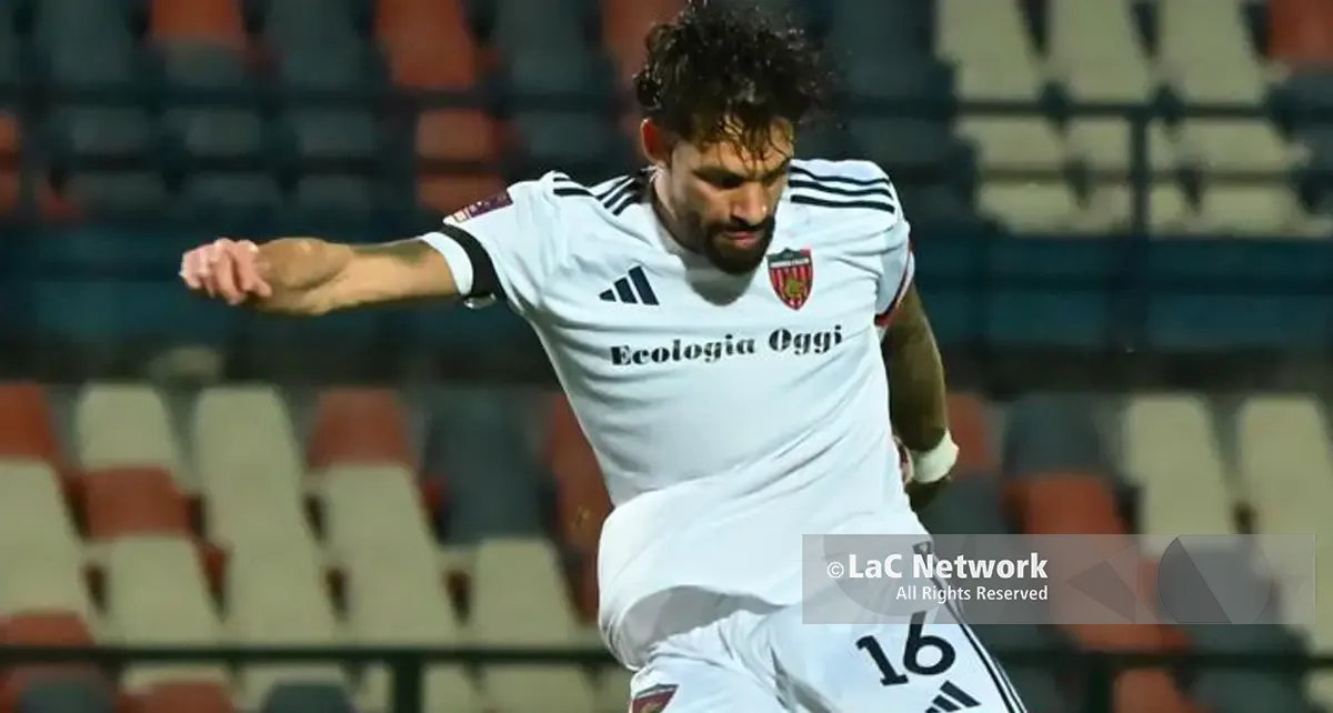 Ricciardi lascia il Cosenza: l'esterno alla Juve Stabia con obbligo di riscatto