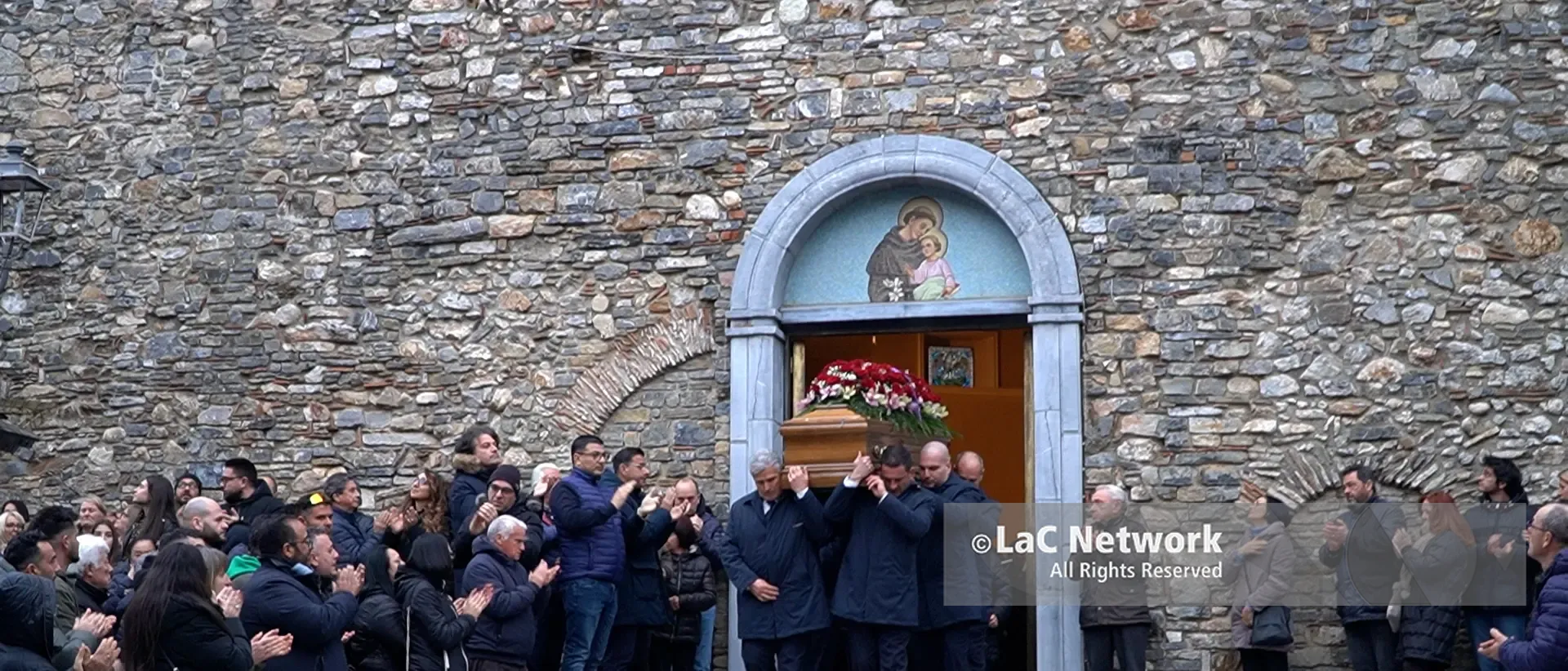 Grisolia si ferma per Salvatore Servidio: l’ultimo saluto a un eroe | VIDEO\n