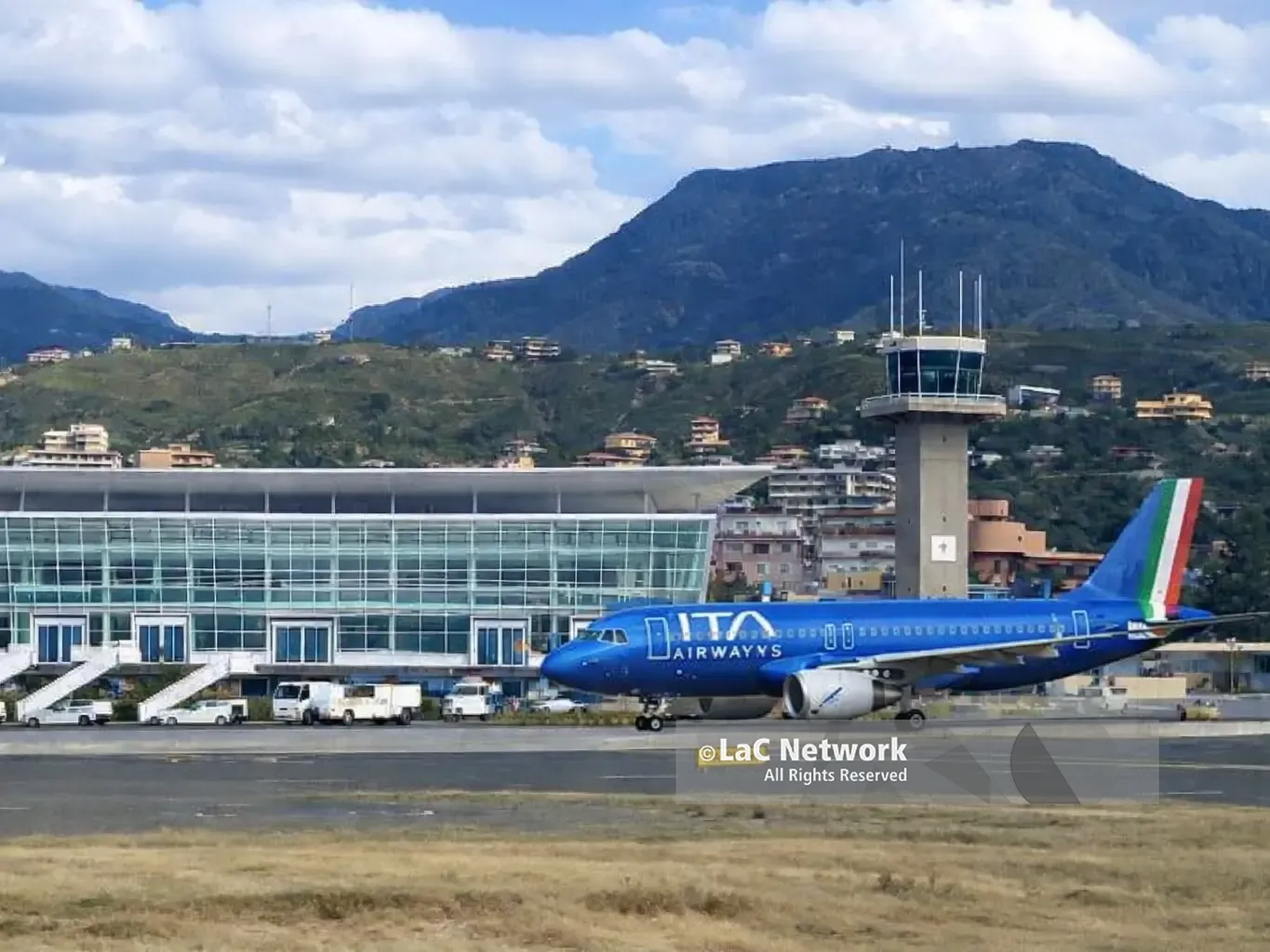 Calabria Mondo, la Regione raddoppia la posta: 95 milioni per il marketing e sullo sfondo la partita degli aeroporti