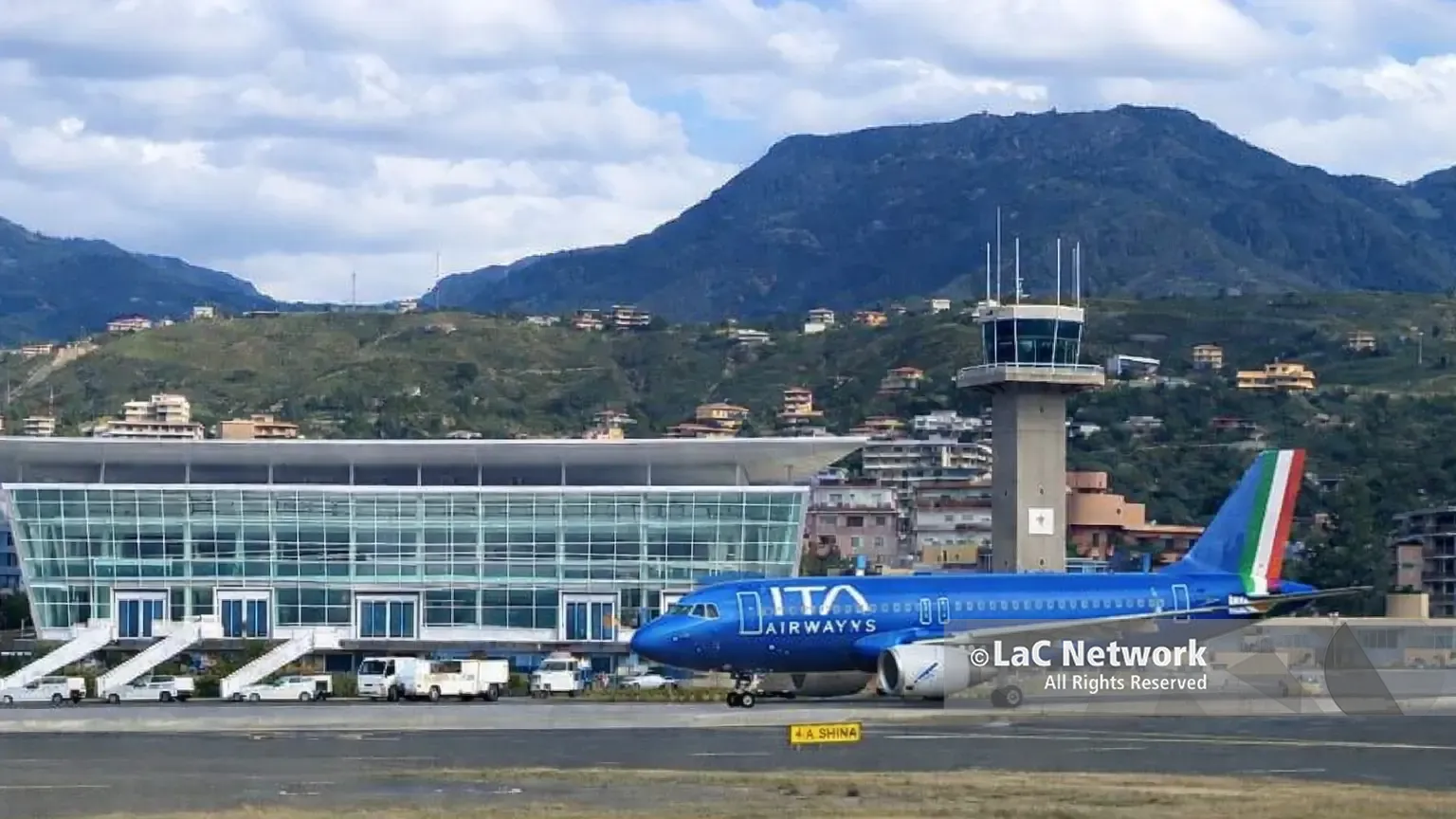 Anche Assoaeroporti certifica il boom del Tito Minniti, ma a Ita che spinge (solo) su Lamezia non interessa\n