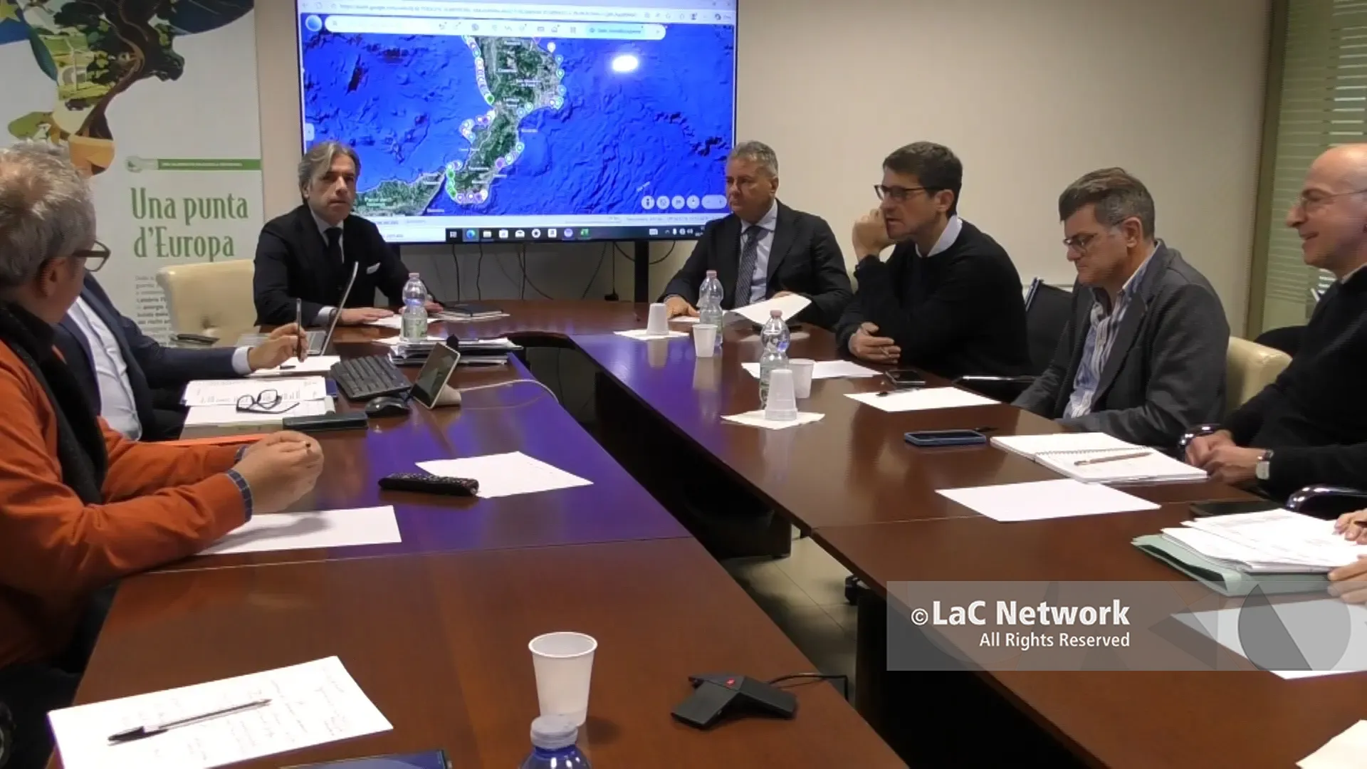 Erosione costiera, dopo il ciclone Harry la Regione individua il “colpevole”:\u00A0«Troppa burocrazia frena i lavori»\n