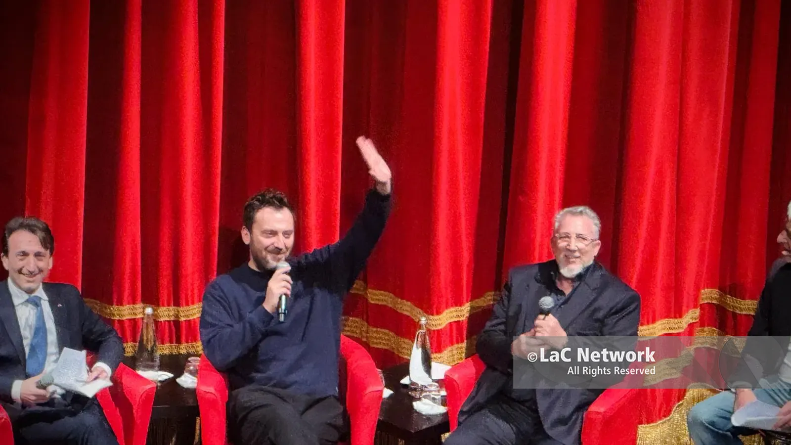 Cesare Cremonini sul palco dell\\'Unical con il rettore Gianluigi Greco e il manager dei Vip Lucio Presta