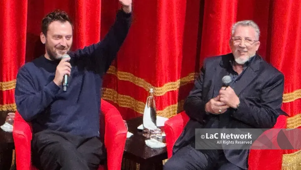 Cesare Cremonini sul palco dell\\'Unical con il rettore Gianluigi Greco e il manager dei Vip Lucio Presta