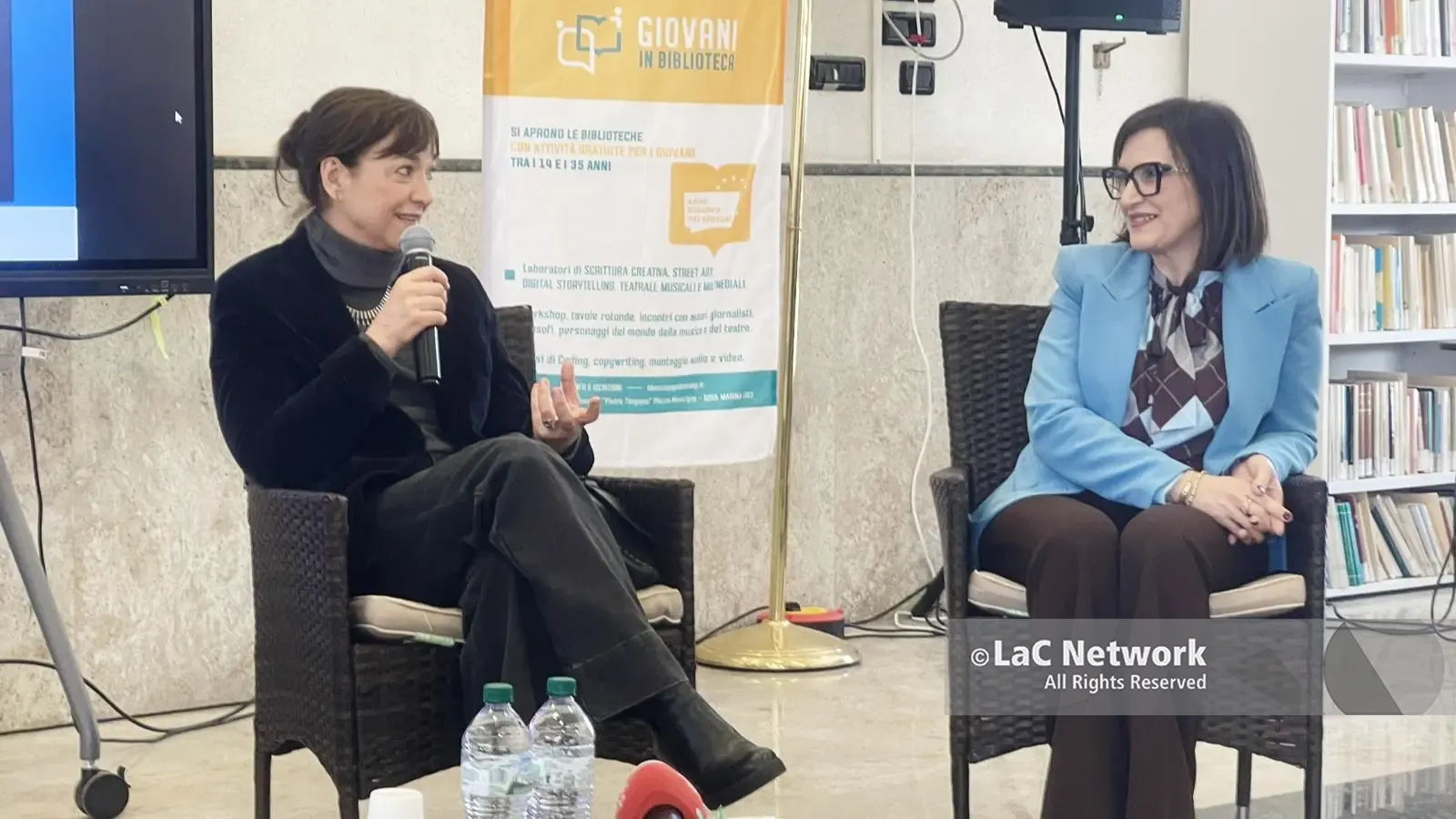 Daria Bignardi a Bova Marina: una biblioteca piena di giovani per scoprire la “Nostra solitudine”\n