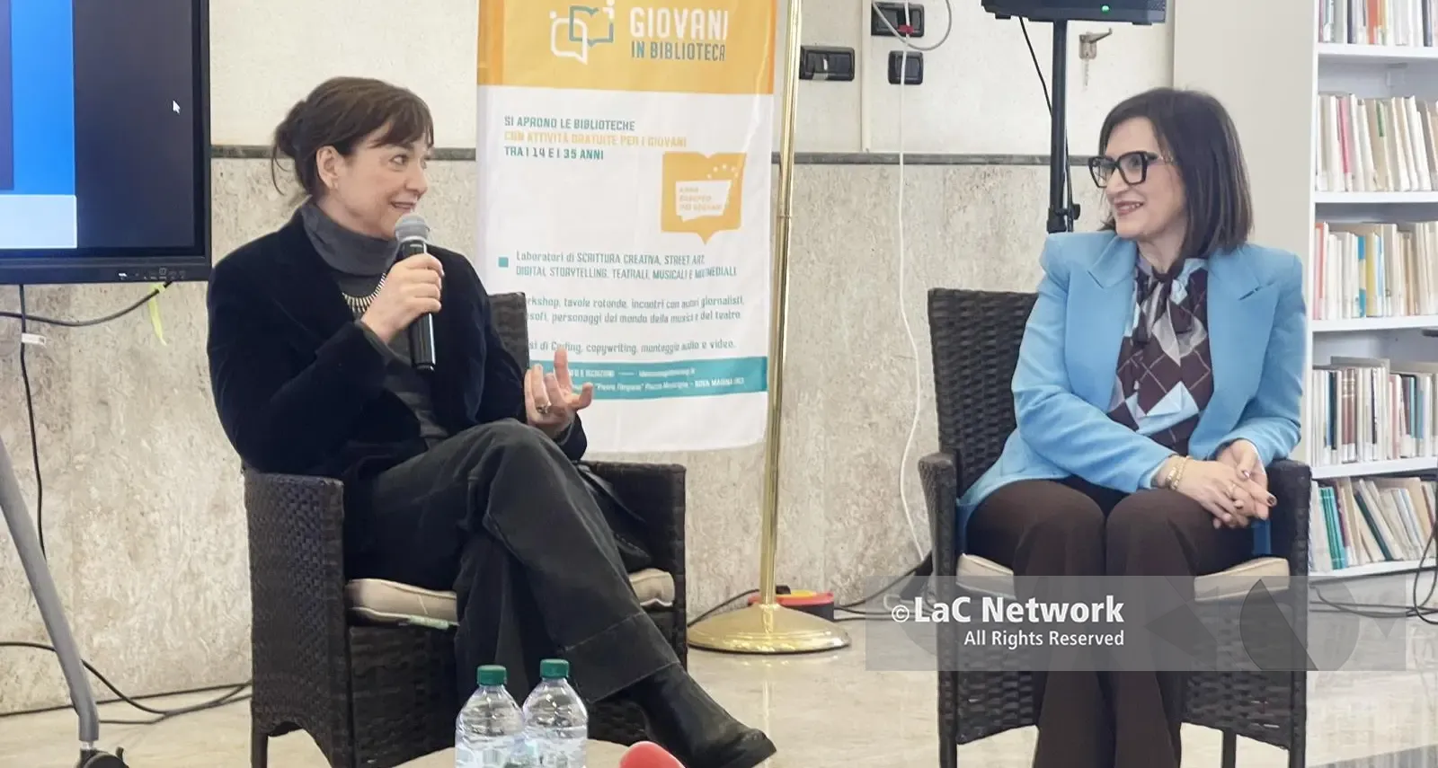 Daria Bignardi a Bova Marina: una biblioteca piena di giovani per scoprire la “Nostra solitudine”\n