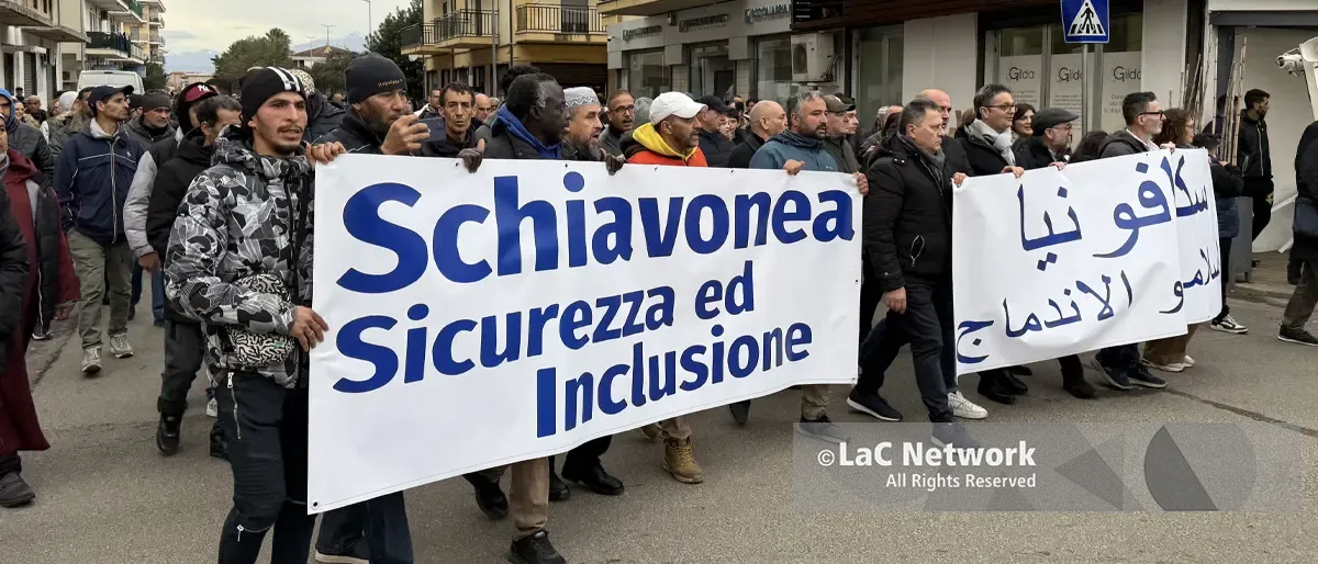 Schiavonea in marcia per la sicurezza: in 500 in strada tra paura e convivenza\n