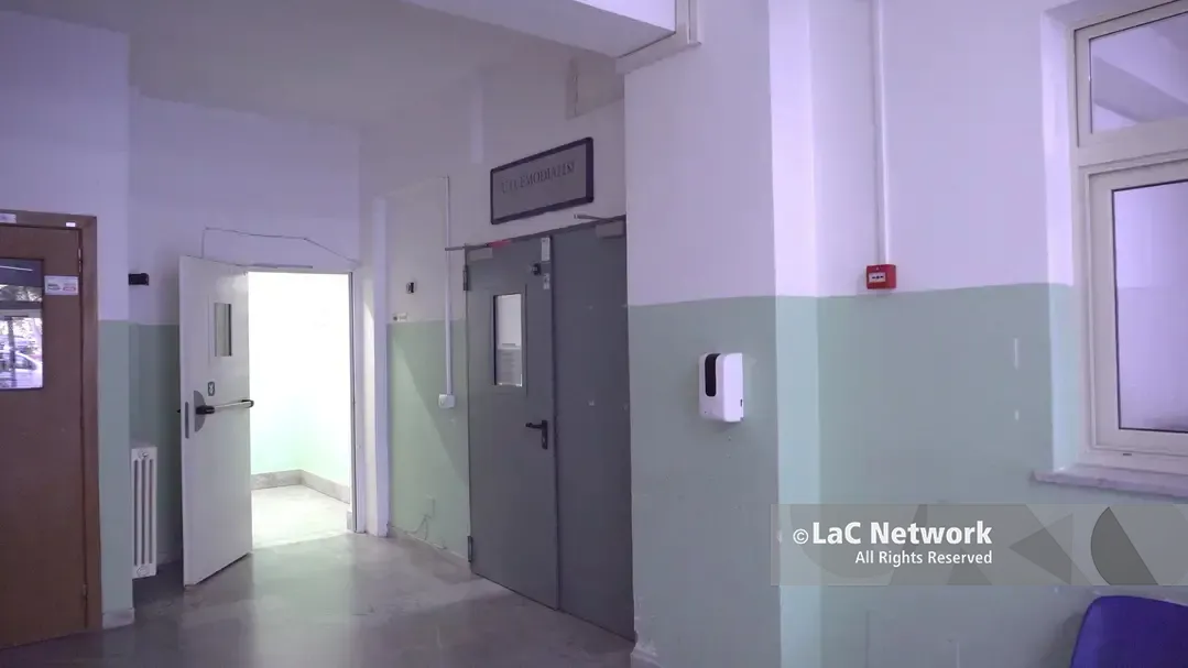 <p>L'ingresso del reparto di Emodialisi</p>\\n