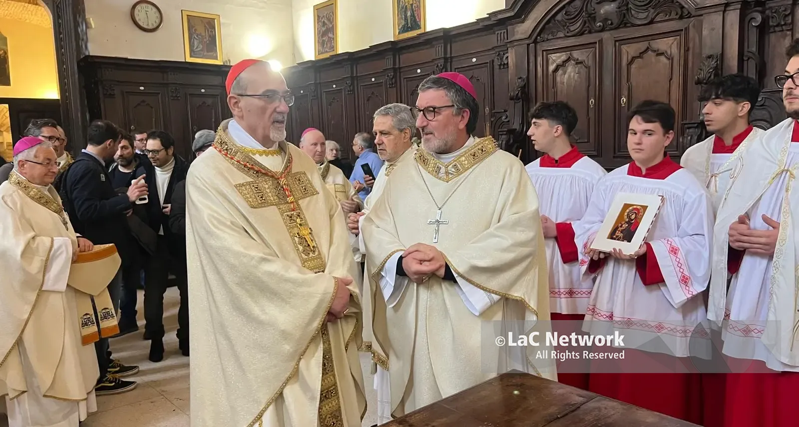 Pizzaballa a Cosenza racconta la tragedia di Gaza: «Come si fa a parlare di pace in tempi di riarmo? La Chiesa dovrebbe farlo»\n