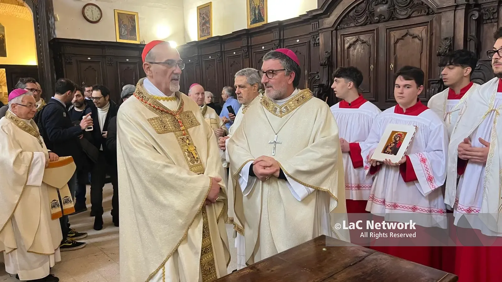 Pizzaballa a Cosenza racconta la tragedia di Gaza: «Come si fa a parlare di pace in tempi di riarmo? La Chiesa dovrebbe farlo»\n