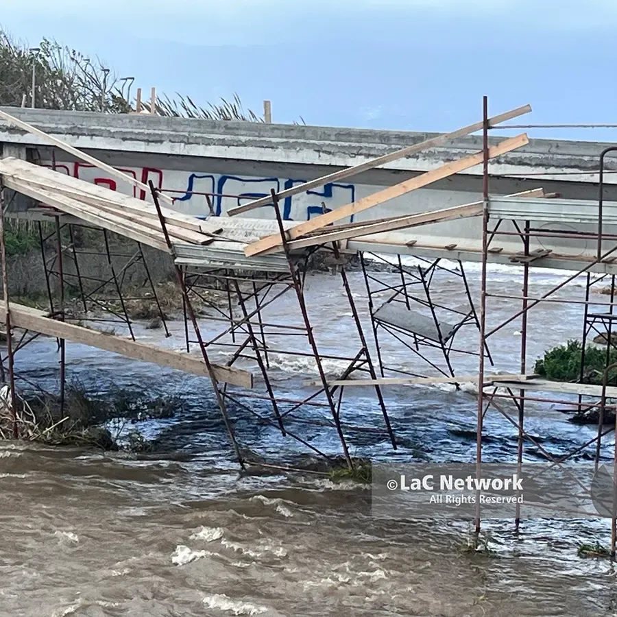 Reggio, cantiere ponte Calopinace: le forti raffiche di vento hanno inclinato l’impalcatura\n