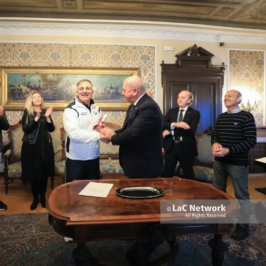 Il vibonese Aldo Amabile premiato a Trieste per la sua attività negli airshow\n