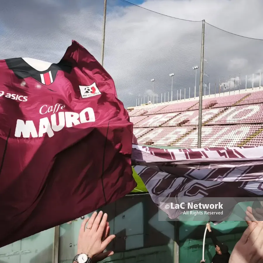 Derby dello Stretto, Reggio canta sotto la pioggia: oltre il pareggio resta la fede\n