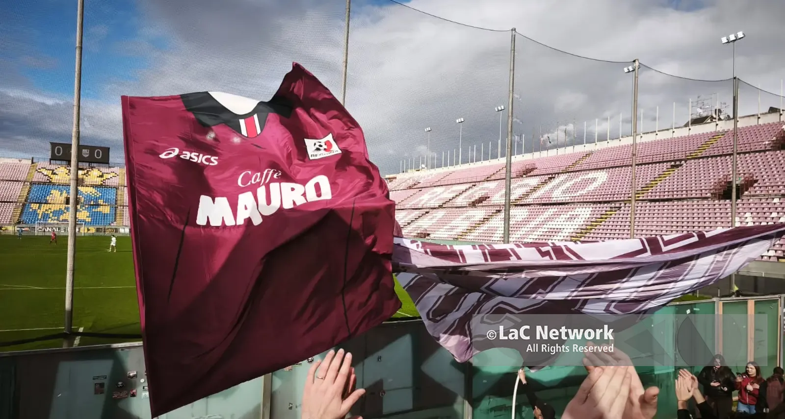 Derby dello Stretto, Reggio canta sotto la pioggia: oltre il pareggio resta la fede\n