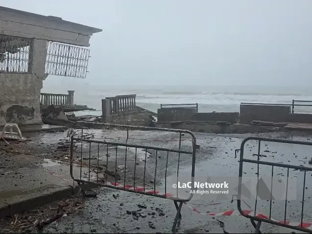 Lungomari distrutti, spiagge scomparse e colline franate: il Tirreno dopo i cicloni è uno scenario di guerra