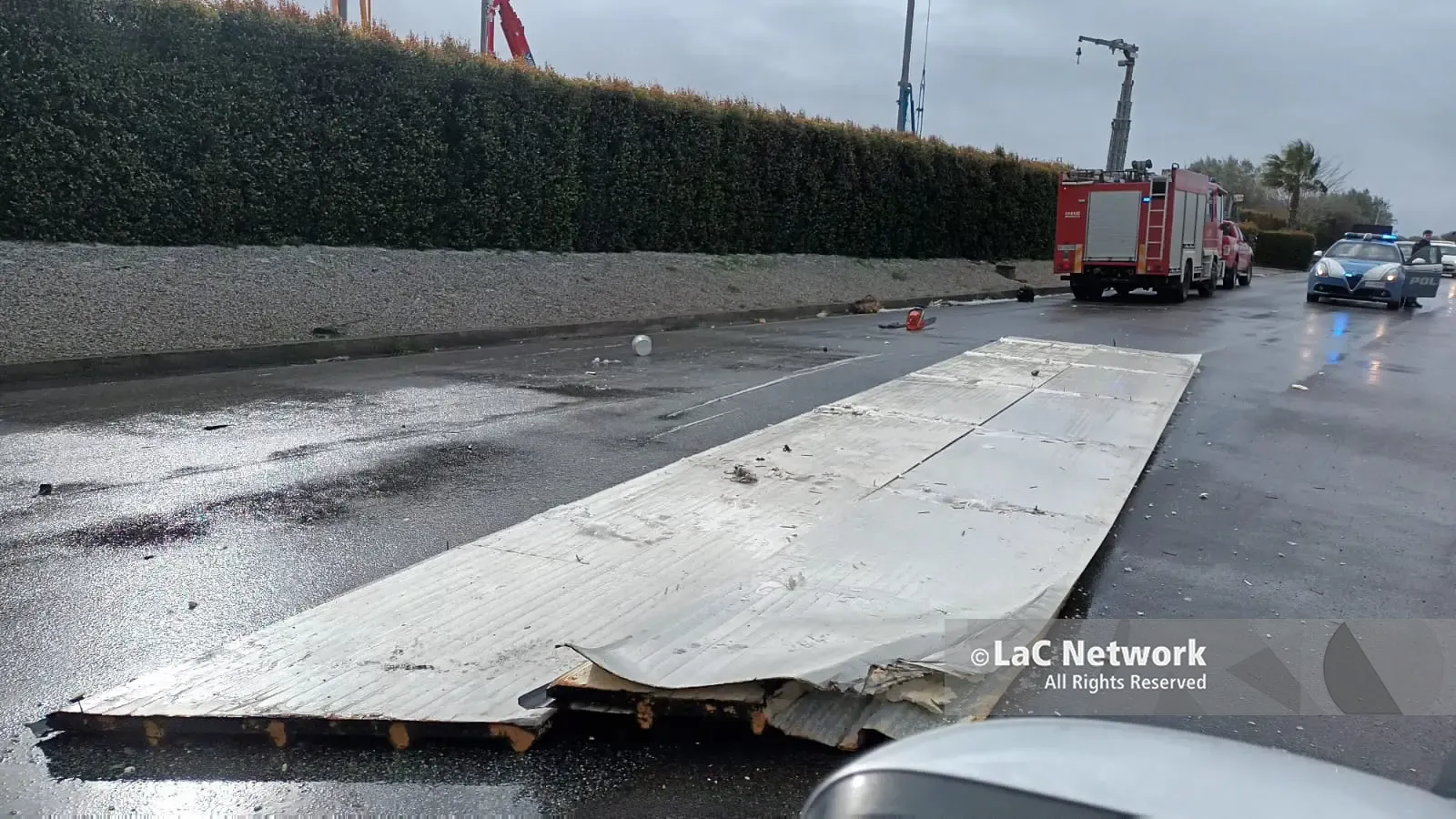Emergenza maltempo nel Vibonese, oltre 40 interventi dei vigili del fuoco. Tragedia sfiorata sulla strada per San Gregorio\n