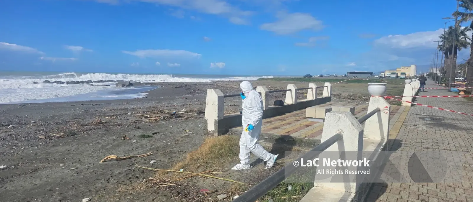 Cadaveri sulle coste del Tirreno cosentino, si ipotizza siano migranti caduti in mare da un’imbarcazione\n