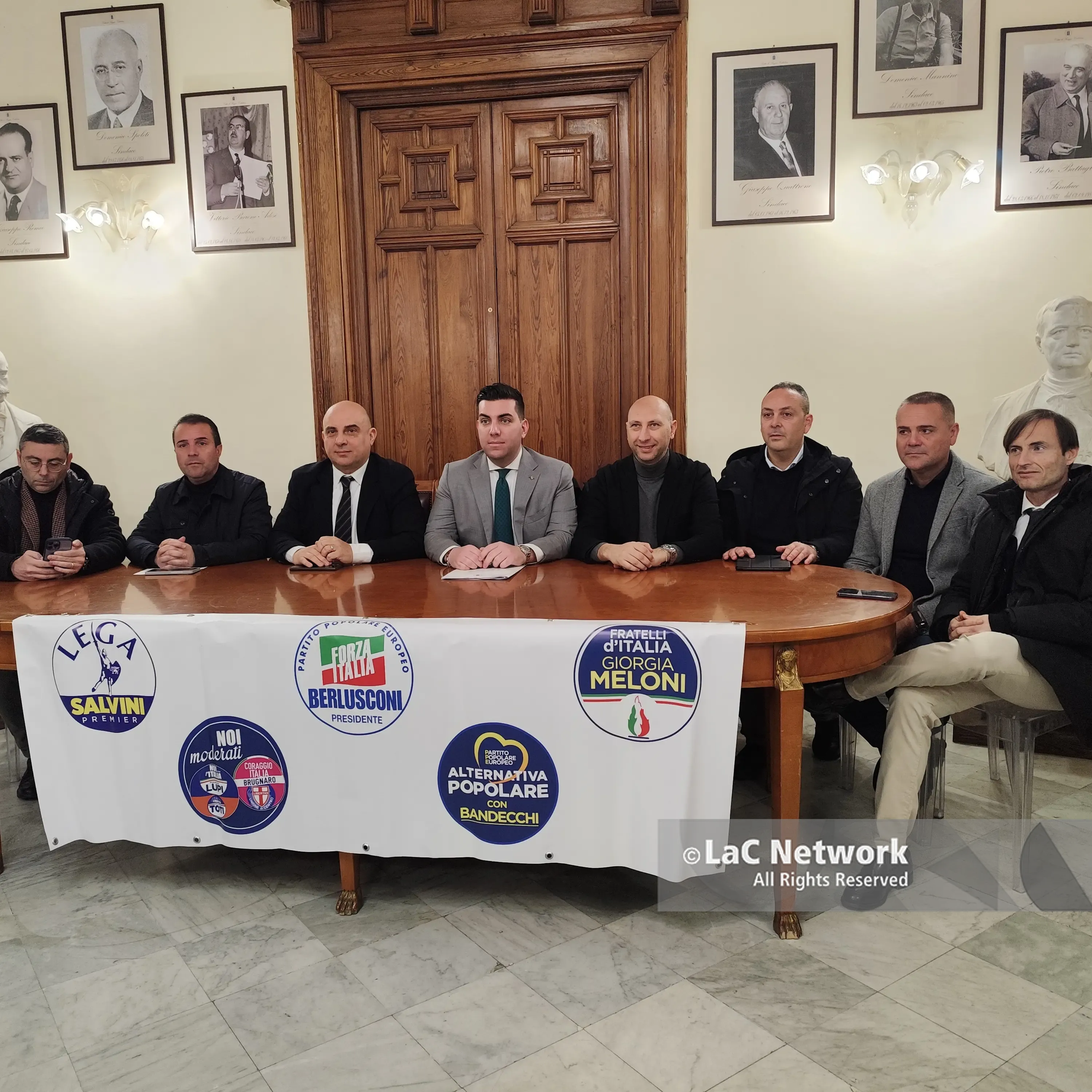 Centrodestra all’attacco: «Altro che Carnevalata, l’unico spettacolo è l’immobilismo di questi dodici anni»\n