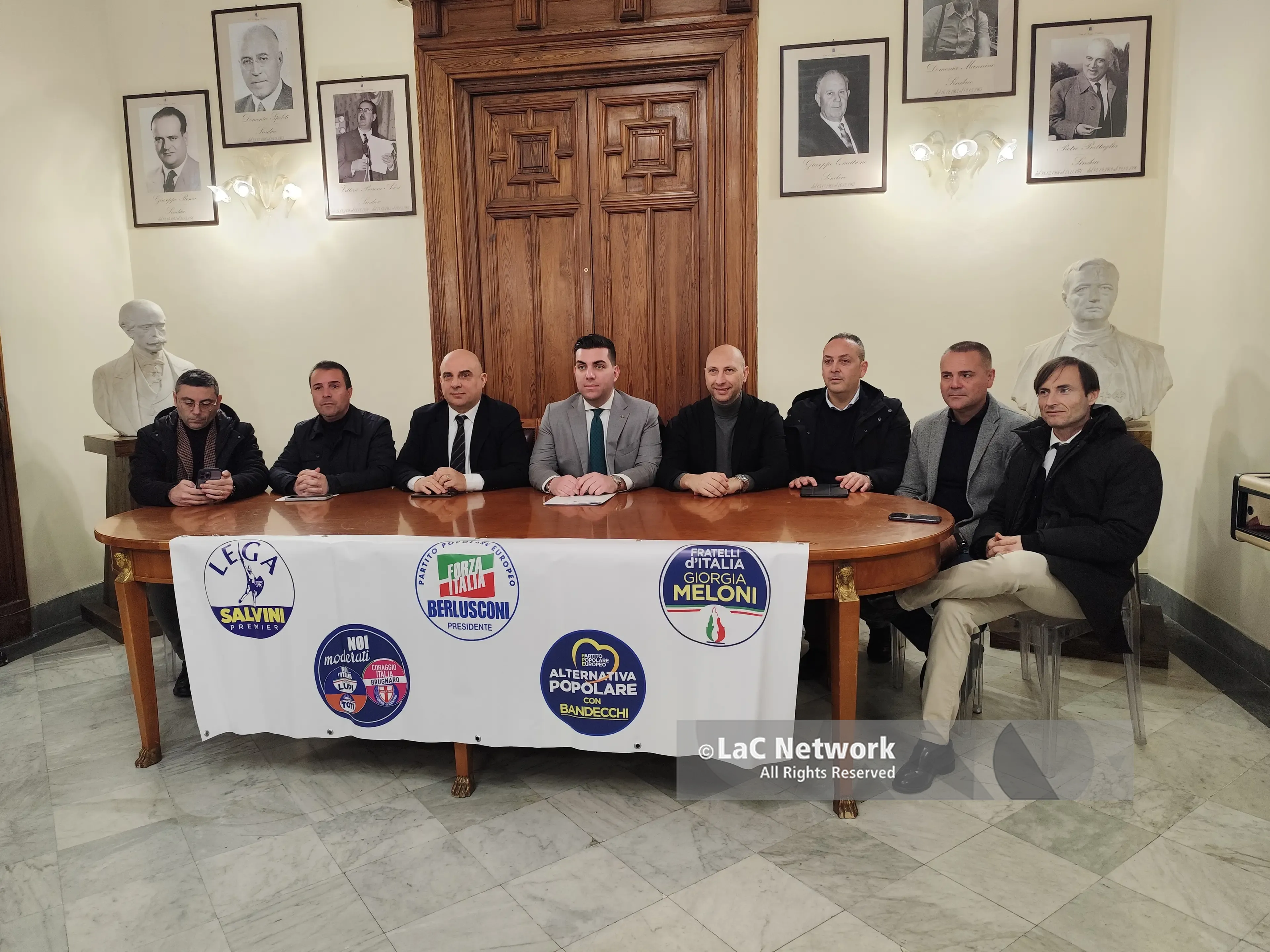 Centrodestra all’attacco: «Altro che Carnevalata, l’unico spettacolo è l’immobilismo di questi dodici anni»\n