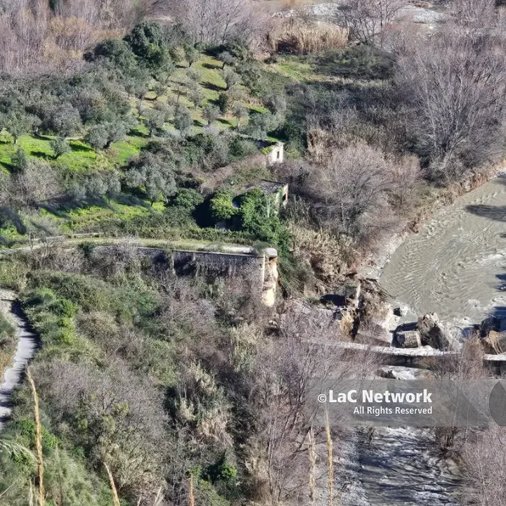 <p>Maltempo, crolla il ponte Corace sulla Statale 19 nel Catanzarese: era stato già chiuso al traffico</p>