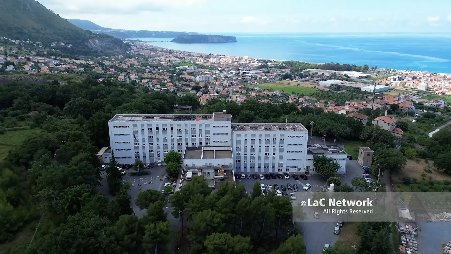 <p>L'ospedale di Praia a Mare</p>\\n