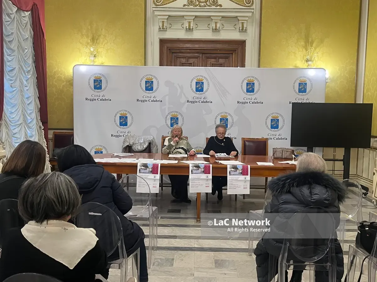 Disarmare le guerre e tessere la Pace: l'atto politico collettivo delle donne dell'Udi di Reggio\n