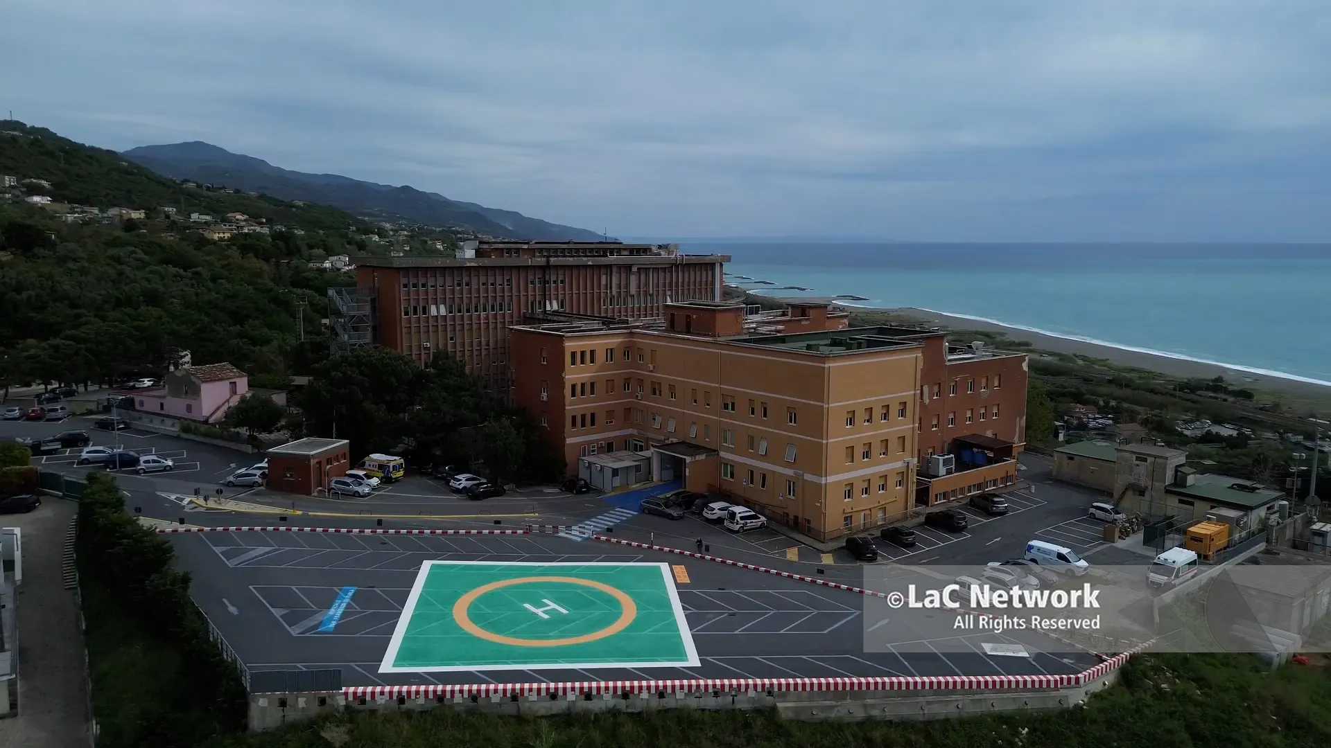 <p>L'ospedale San Francesco di Paola</p>\\n