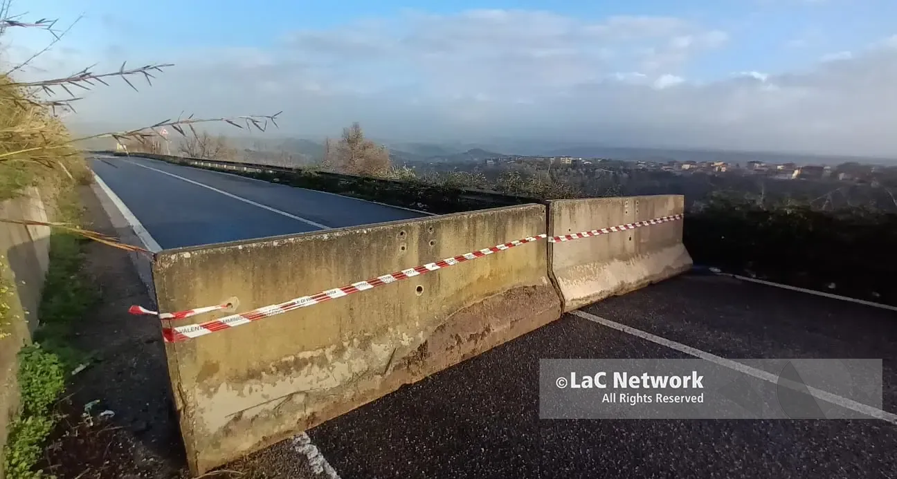 Provinciale 15 Vibo-Stefanaconi chiusa per caduta massi, la riapertura slitta a lunedì\n