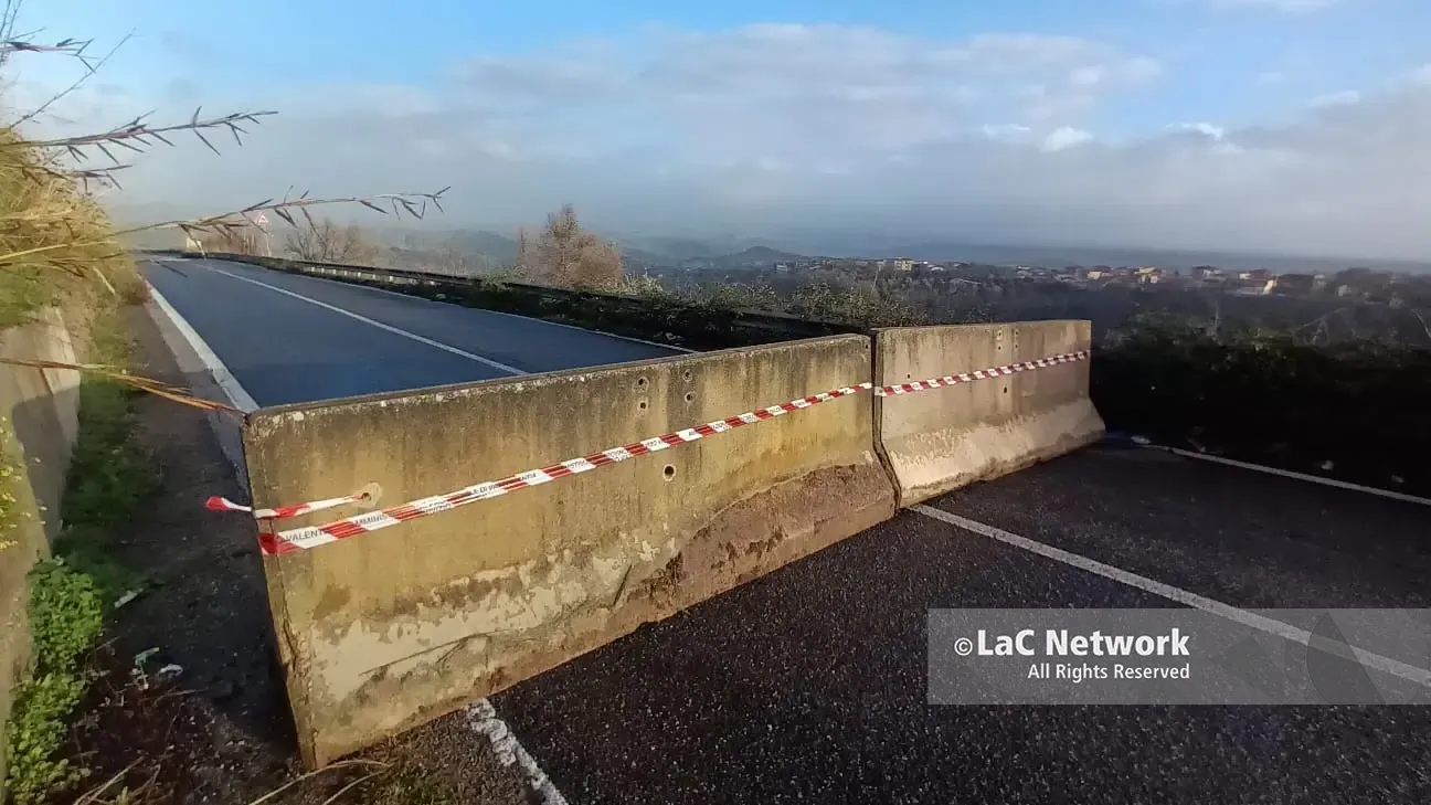 Provinciale 15 Vibo-Stefanaconi chiusa per caduta massi, la riapertura slitta a lunedì\n