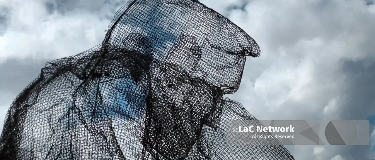 Non c’è pace per le opere di Tresoldi: a Pizzo il maltempo danneggia Il collezionista di venti\n