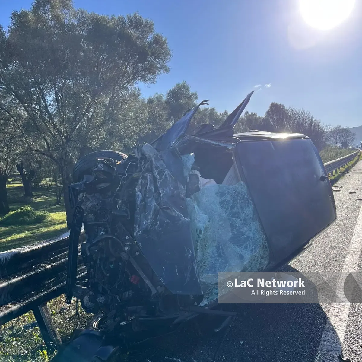 Carambola sulla Jonio – Tirreno, tre feriti: uno è grave – FOTO