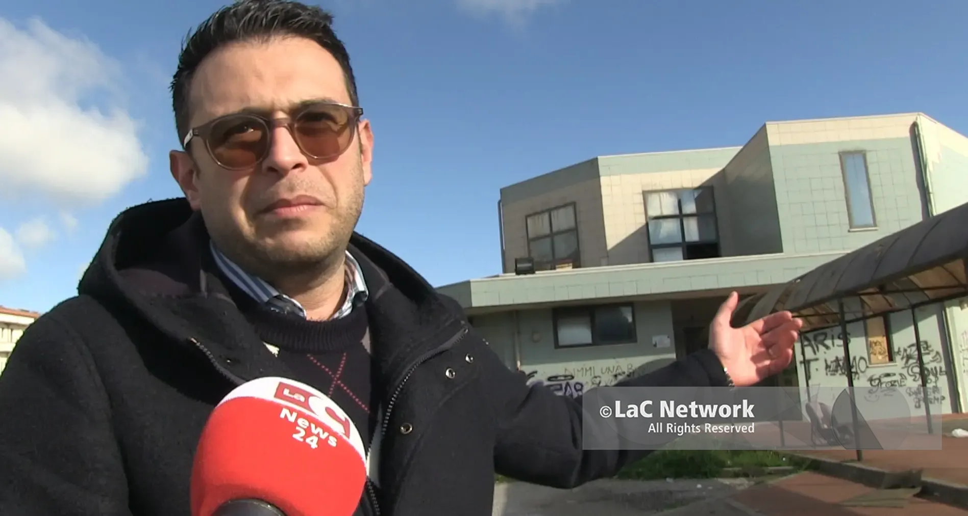 Il terminal bus di Vibo è ancora terra di nessuno ma ogni giorno ci passano migliaia di studenti: «Questa è la città che vedono»\n