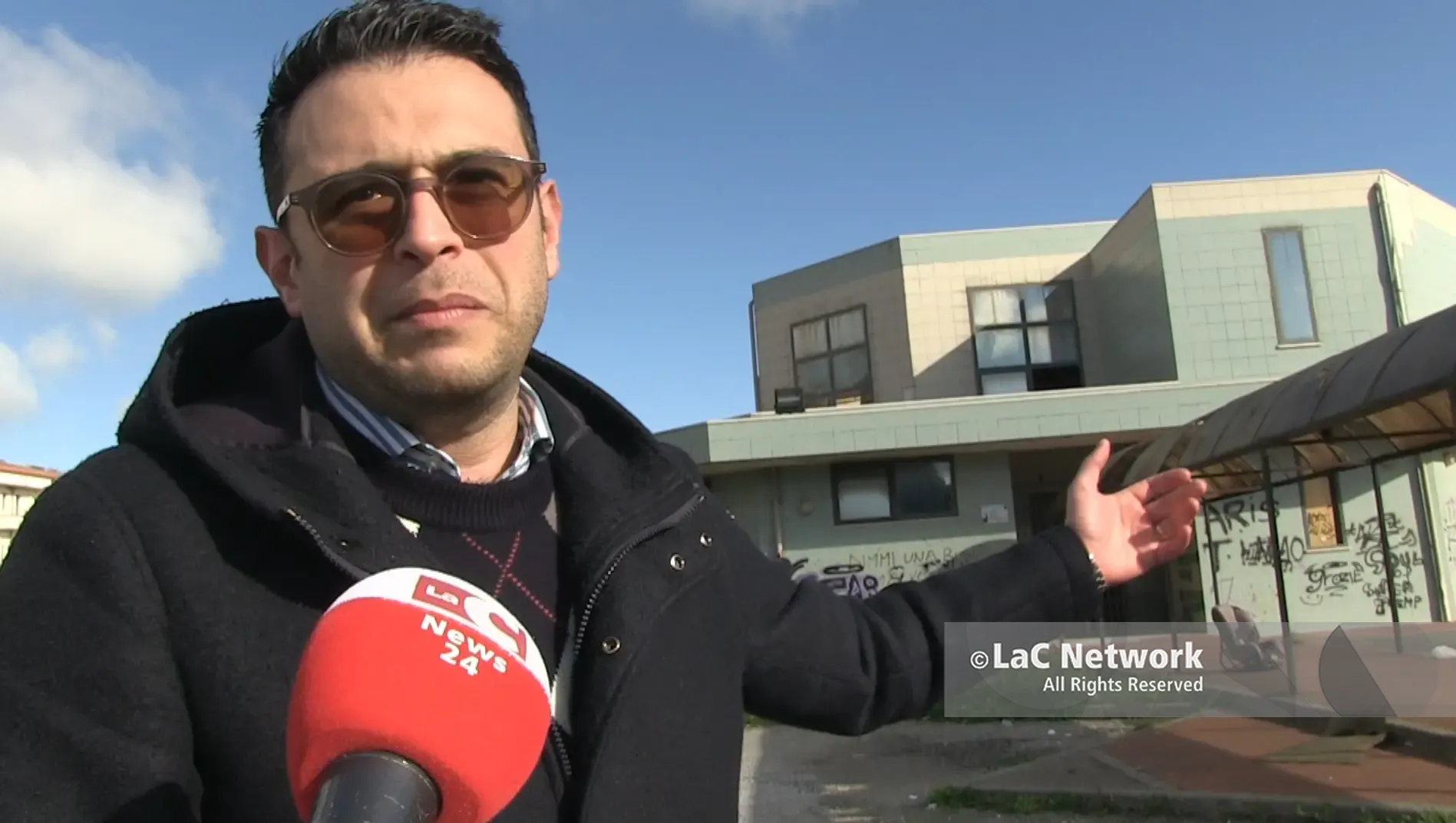 Il terminal bus di Vibo è ancora terra di nessuno ma ogni giorno ci passano migliaia di studenti: «Questa è la città che vedono»\n