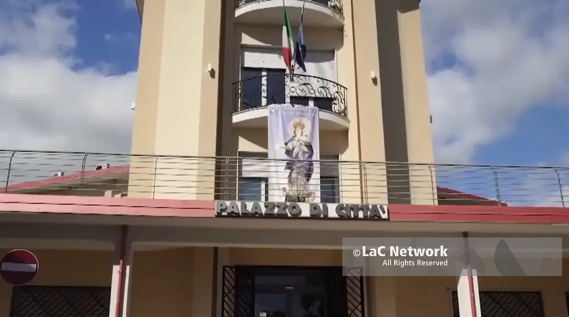 Frasi offensive durante il consiglio comunale a Diamante, assessore a giudizio per diffamazione aggravata\n