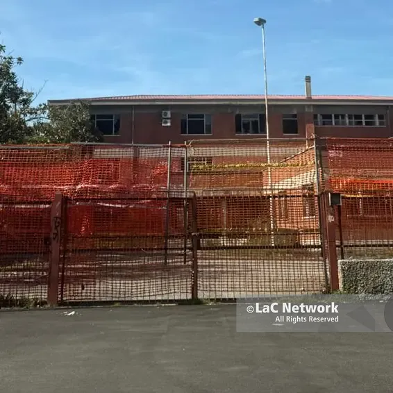 Al via un concorso di idee per rinverdire Commenda. Novità anche sulla vecchia scuola elementare dai mattoni rossi\n