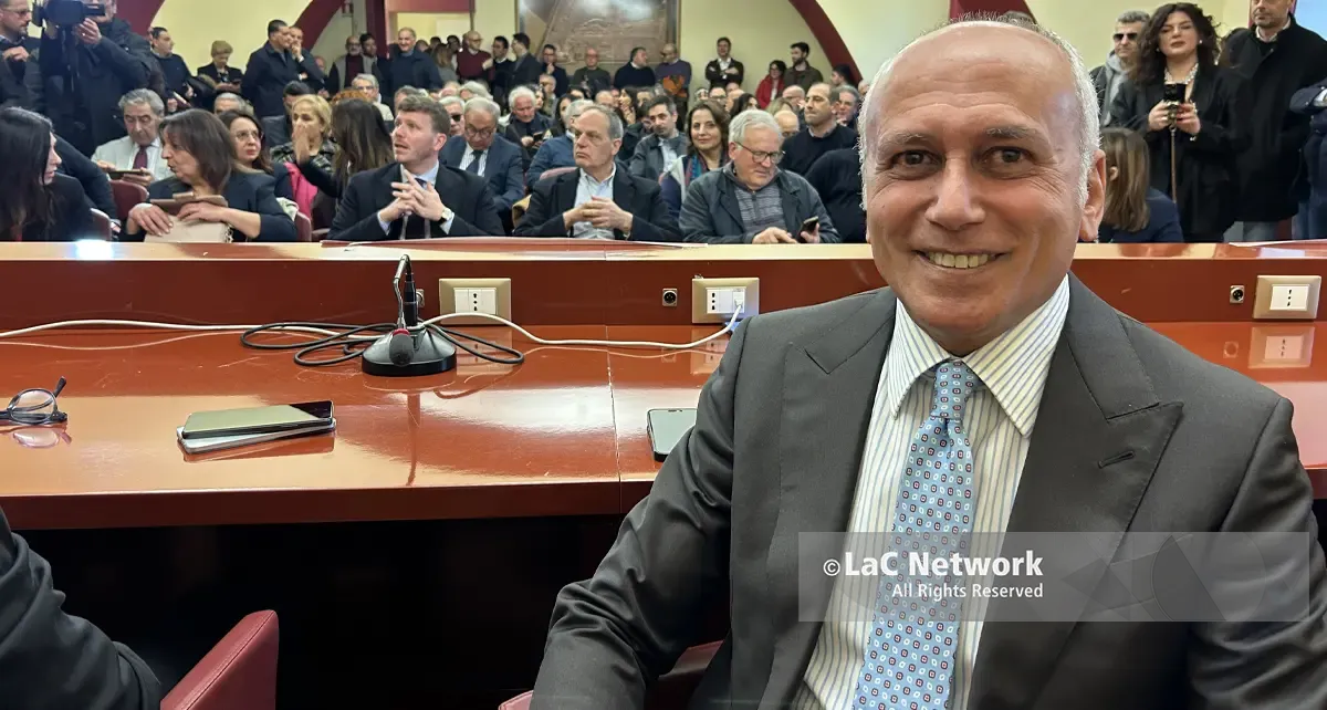 Provincia di Cosenza, Caruso schiera i sindaci: «Lotto contro “Faragallo”, ma senza “Fara”»